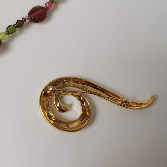 Vintage Classic Gold Tone Swirl Brooch - Picture 6 of 6
